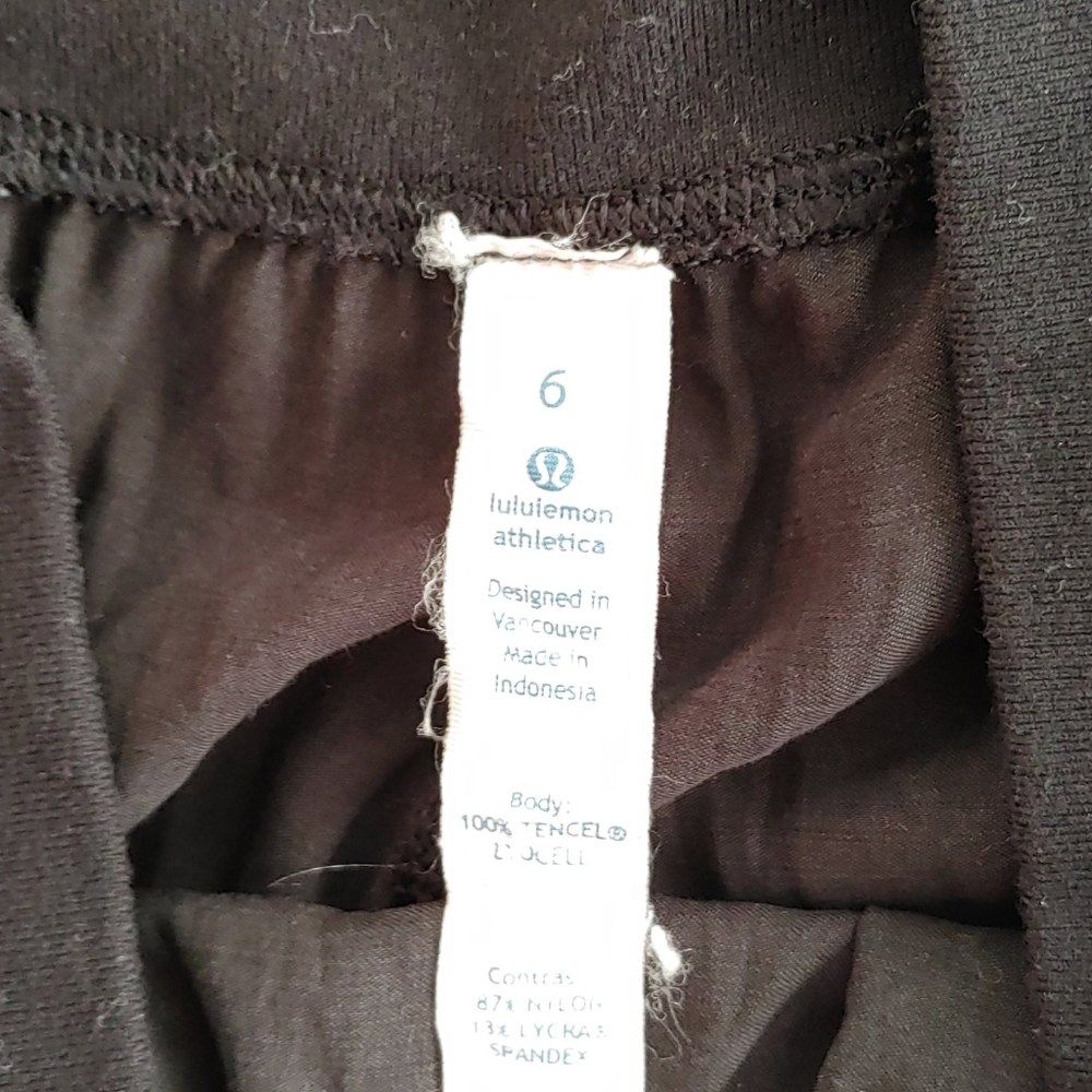 Lululemon Post Power Crop - Picture 5 of 6